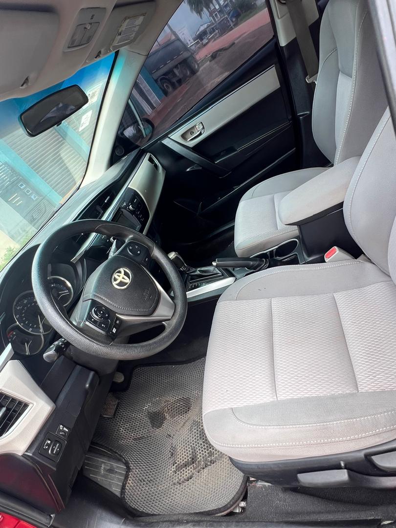 
								2018 Toyota corolla full									