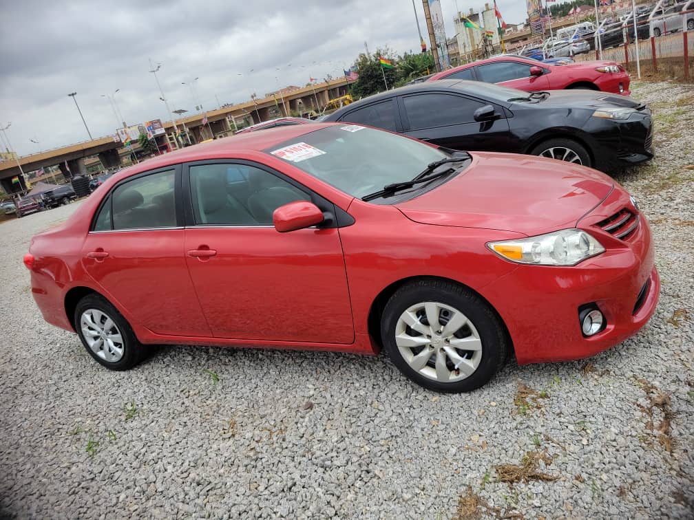 
								2013 Toyota corolla full									