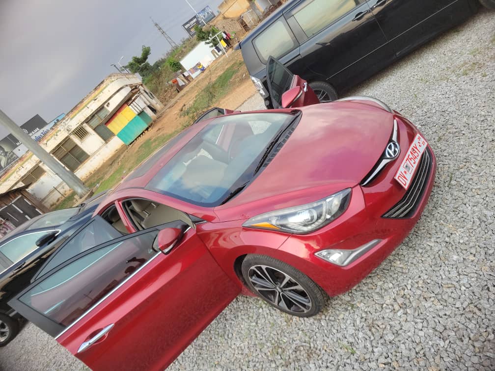 
								2016 Hyundai elatra full									