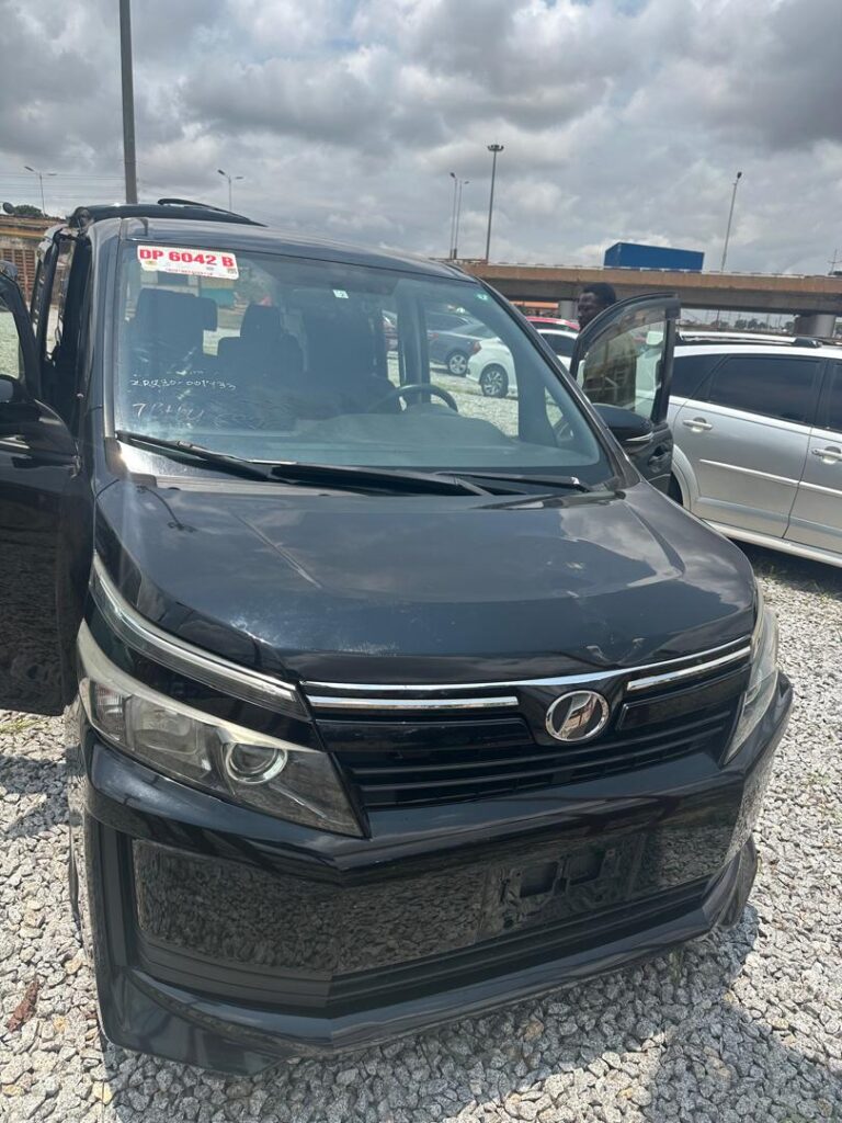 2018 Toyota Voxy